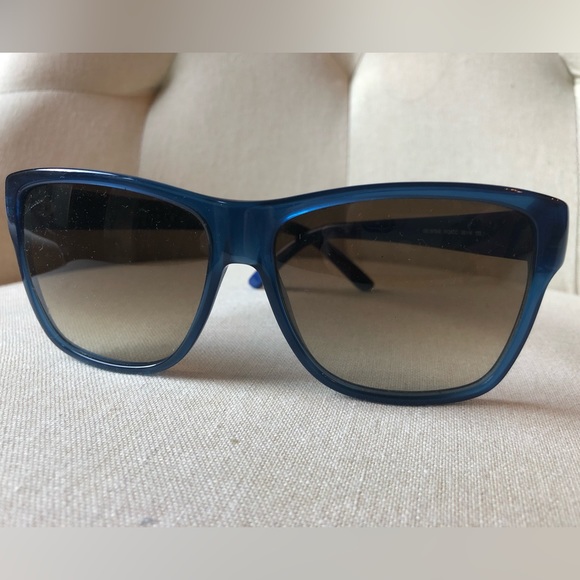 💙Gucci Sunglasses💙 - Picture 2 of 6
